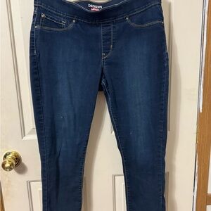Denizen from Levi's Deep Indigo Jeggings NWOT